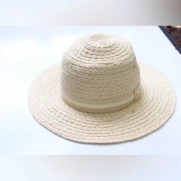 Beautiful Vince Camuto hat - Picture 9 of 10